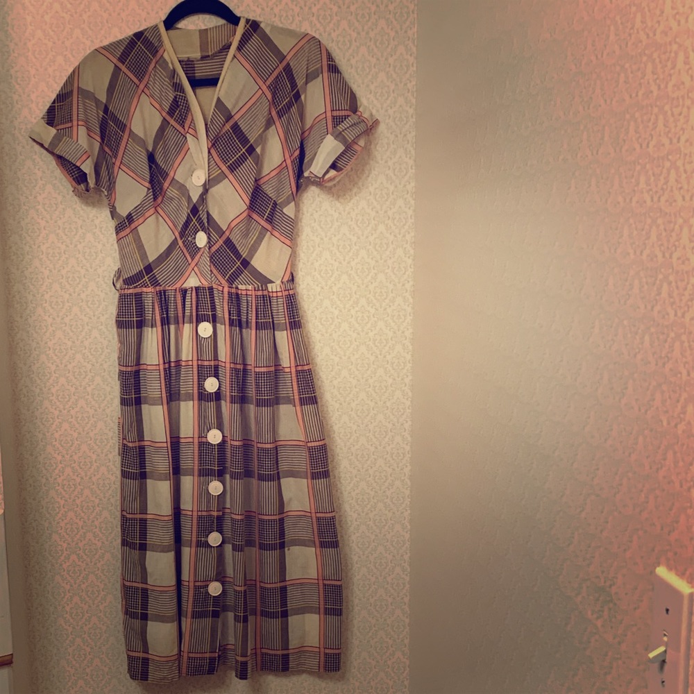 1950s pink sundress.